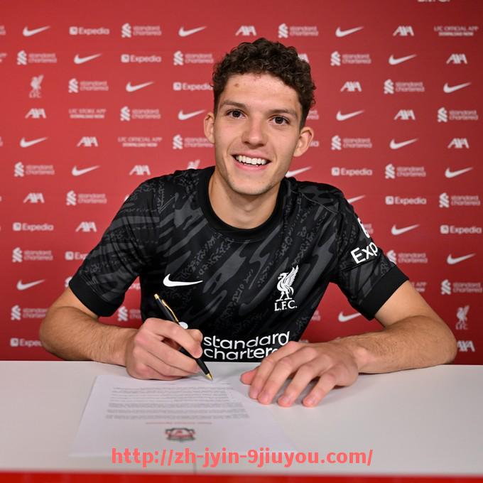 jiuyou九游娱乐-世俱杯主力替补之间的战术互补作用分析：协同效应最大化